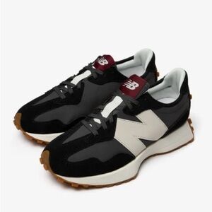 New Balance 327 Black & White Suede/Nylon street Shoes - WS327KC Women's Sz 7.5